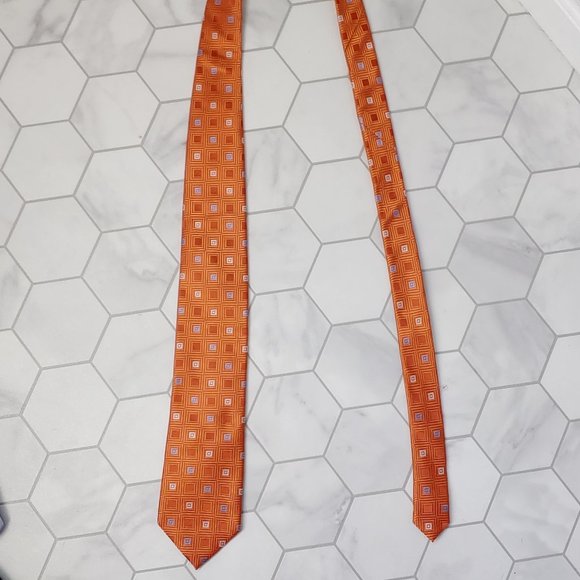 Men's MICHAEL KORS 100% Silk Tie Orange Geometric Pattern. - Picture 7 of 8